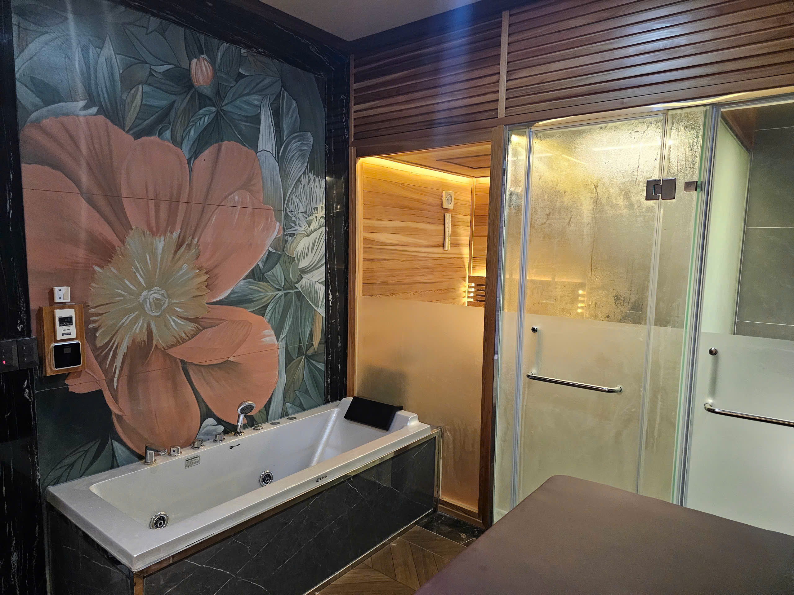 Dự Án Thi Công Phòng Xông Hơi Khô & Ướt Biệt Thự Tại Thái Nguyên | Helios Sauna