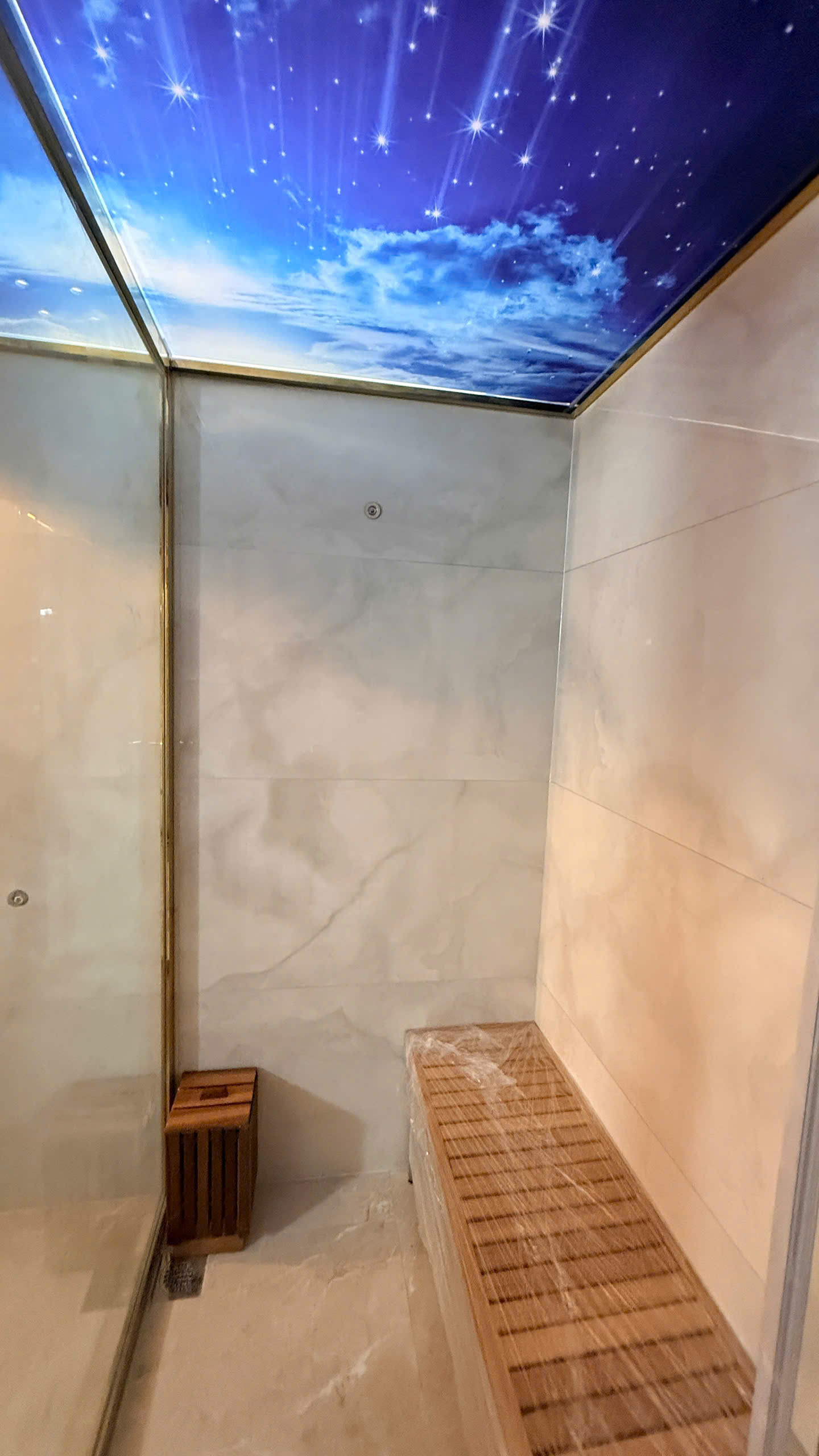 Dự Án Thi Công Phòng Xông Hơi Biệt Thự Cao Cấp Tại Yên Phong, Bắc Ninh | Helios Sauna 4 Máy xông hơi khô SAWO Phần Lan lắp đặt an toàn tại công trình Yên Phong