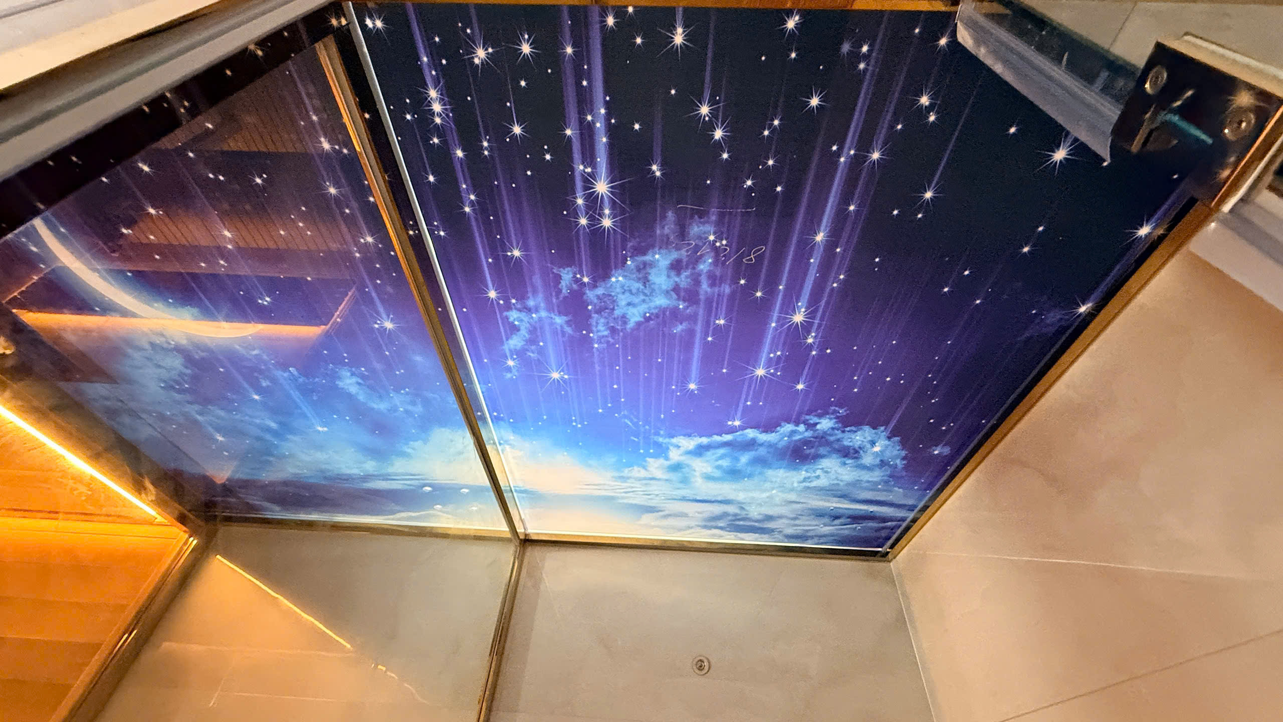 Dự Án Thi Công Phòng Xông Hơi Biệt Thự Cao Cấp Tại Yên Phong, Bắc Ninh | Helios Sauna 3 Hệ thống trần sao sợi quang học lấp lánh trong phòng xông hơi Yên Phong
