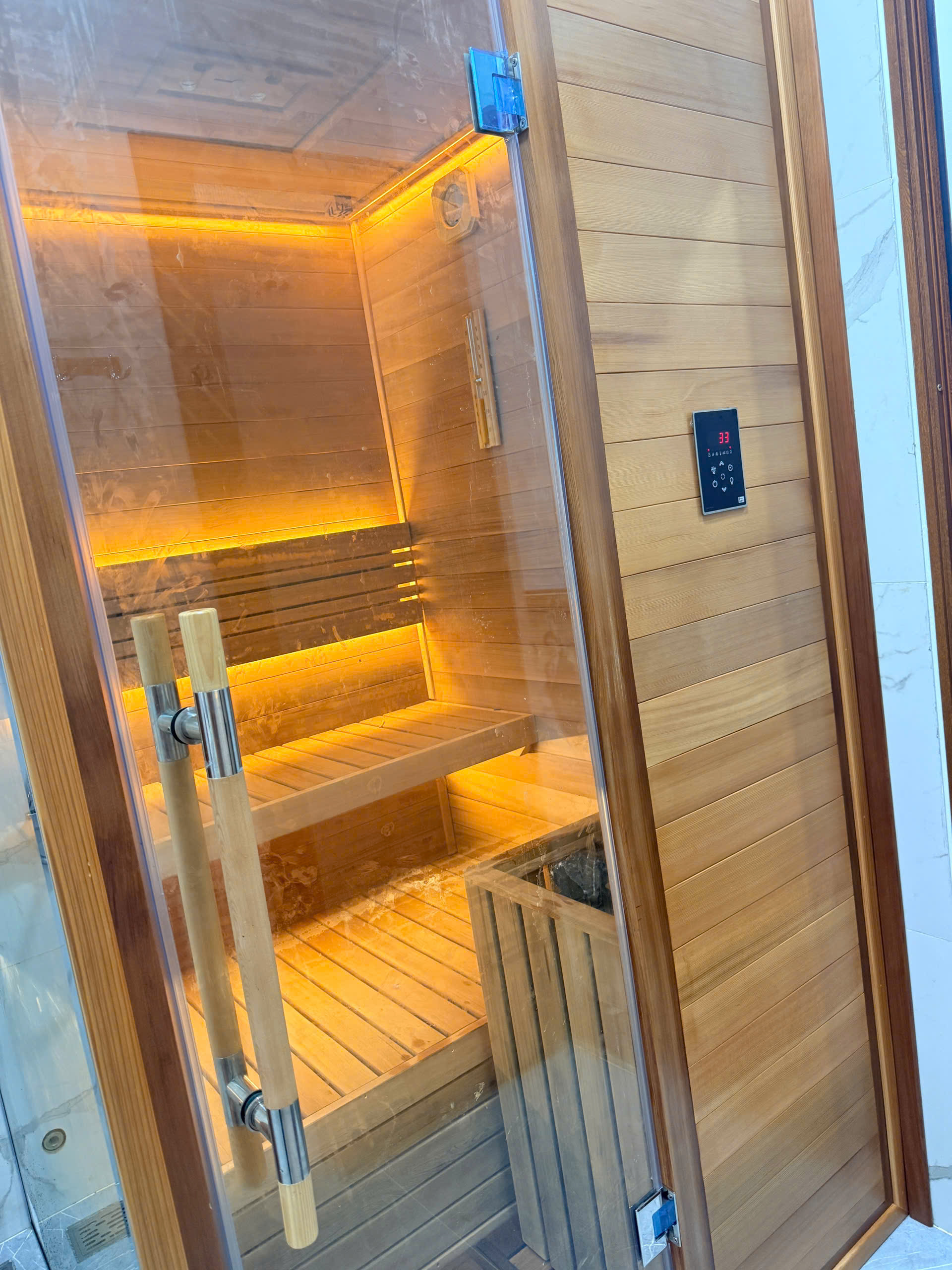 Dự Án Thi Công Tổ Hợp Phòng Xông Hơi Resort Sinh Thái Tại Hòa Bình | Helios Sauna 3 Cụm máy xông khô SAWO Scandia và khay đá xông tự nhiên tại Hòa Bình